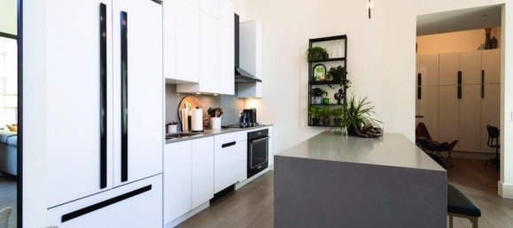 2 bedrooms Condo in Hamilton, Canada No. 113 4