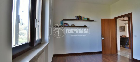 5-salle Appartement à Colmurano, Italy No. 5622 12