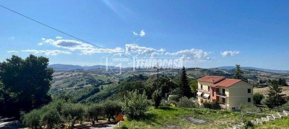 5-salle Appartement à Colmurano, Italy No. 5622 3