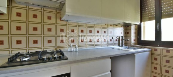 5-salle Appartement à Colmurano, Italy No. 5622 15