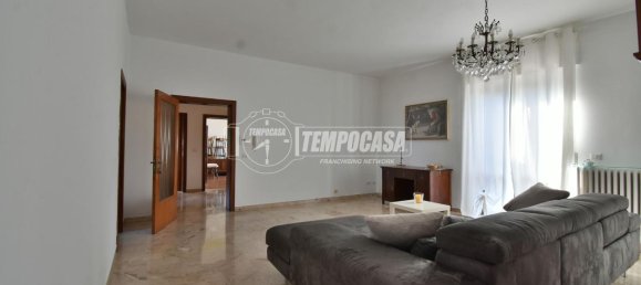 5-salle Appartement à Colmurano, Italy No. 5622 20