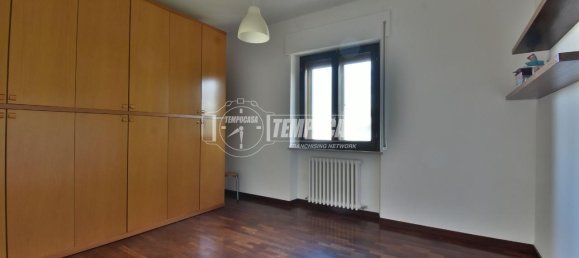 5-salle Appartement à Colmurano, Italy No. 5622 11