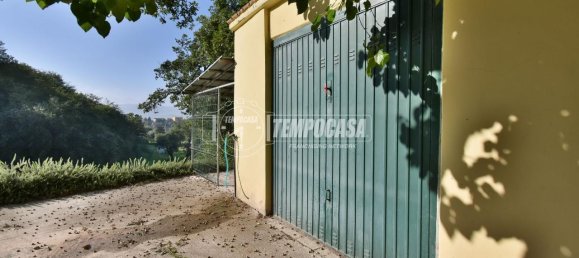 5-salle Appartement à Colmurano, Italy No. 5622 24