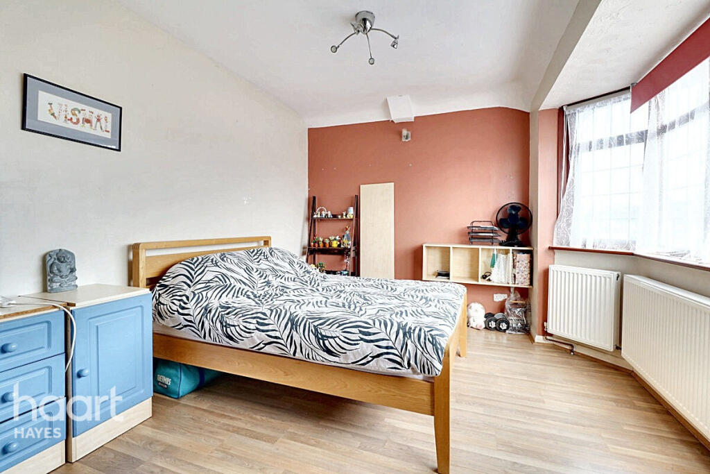 3 bedrooms Commercial property in Hayes, United Kingdom No. 5058