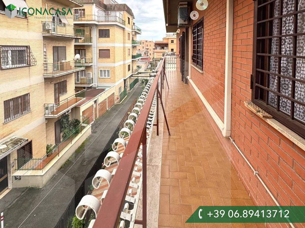 Apartamento de 3 habitaciónes en Rome, Italy No. 26642