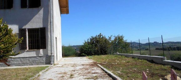 Casa de 4 habitaciónes en Alessandria, Italy No. 231692 4