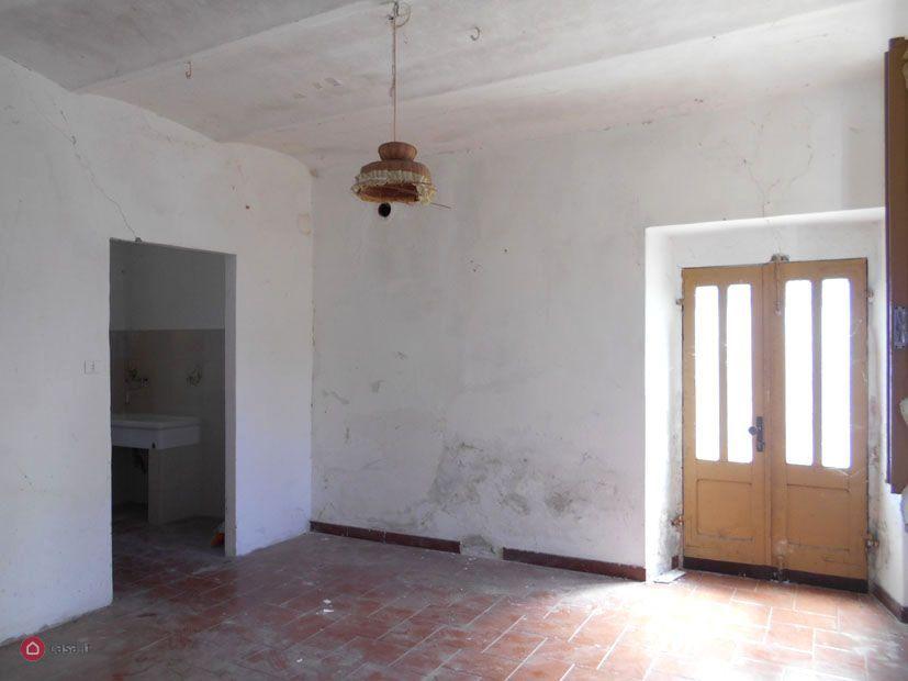 Casa de 4 habitaciónes en Alessandria, Italy No. 231692