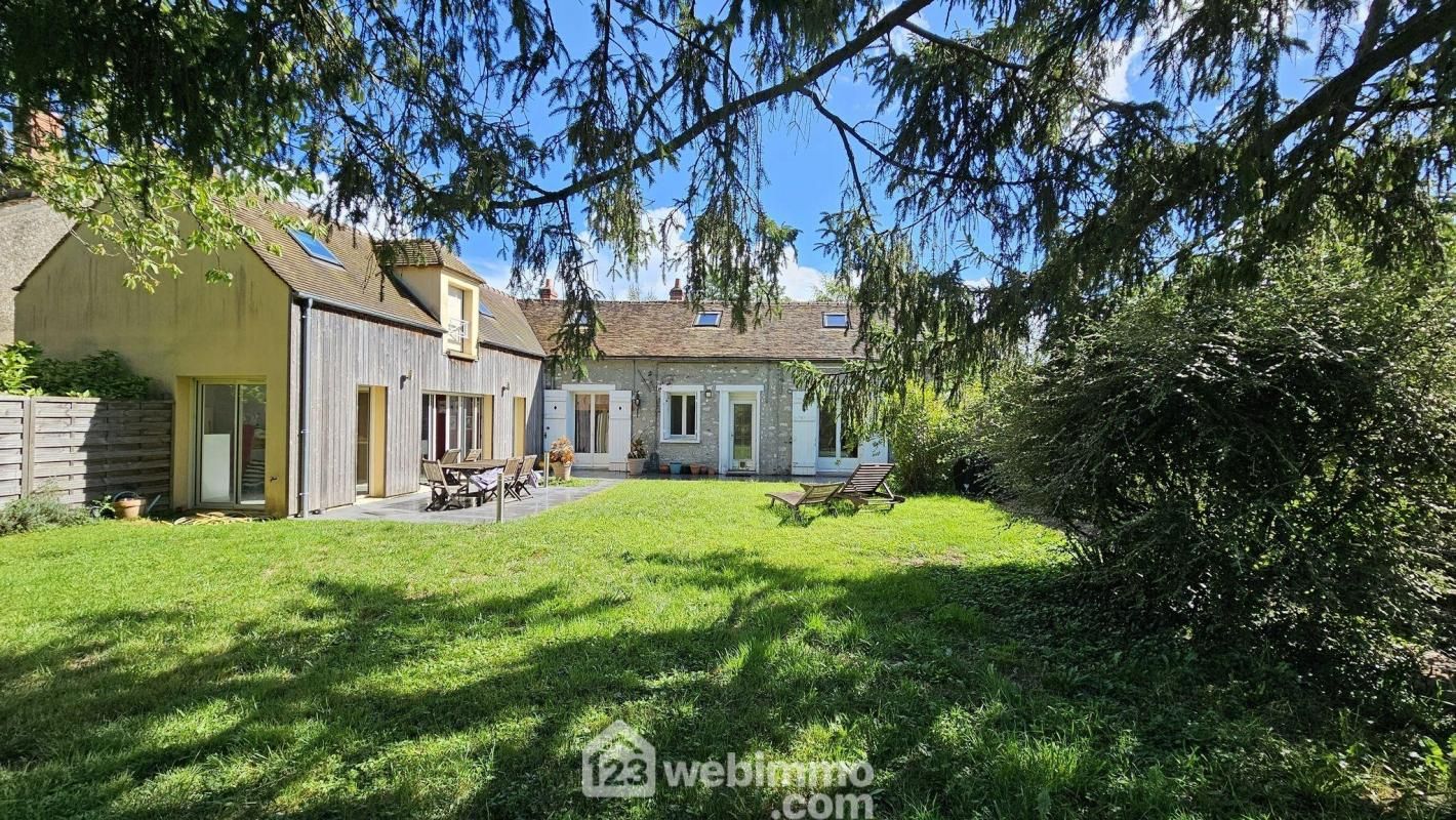 5 bedrooms House in Fericy, France No. 351624