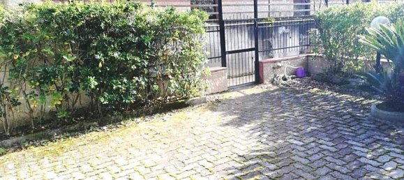 2 bedrooms Villa in Galluccio, Italy No. 32902 4