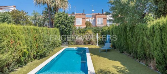 5 bedrooms House in Premia De Mar, Spain No. 135692 3