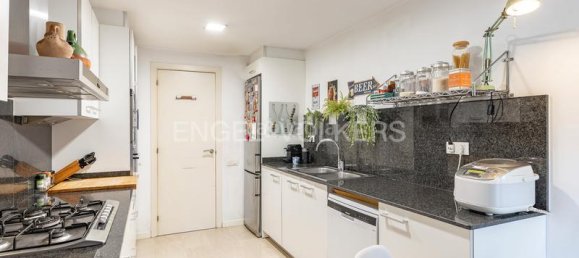 5 bedrooms House in Premia De Mar, Spain No. 135692 9