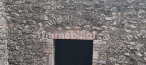 59m² Warehouse in Spoleto, Italy No. 87826 5