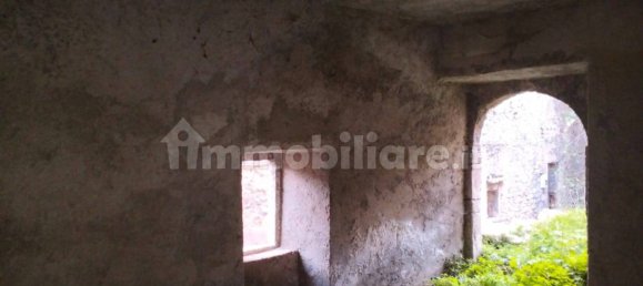 59m² Warehouse in Spoleto, Italy No. 87826 4