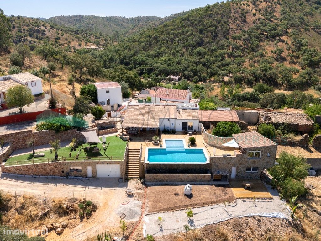 3 bedrooms House in Alte, Portugal No. 200689