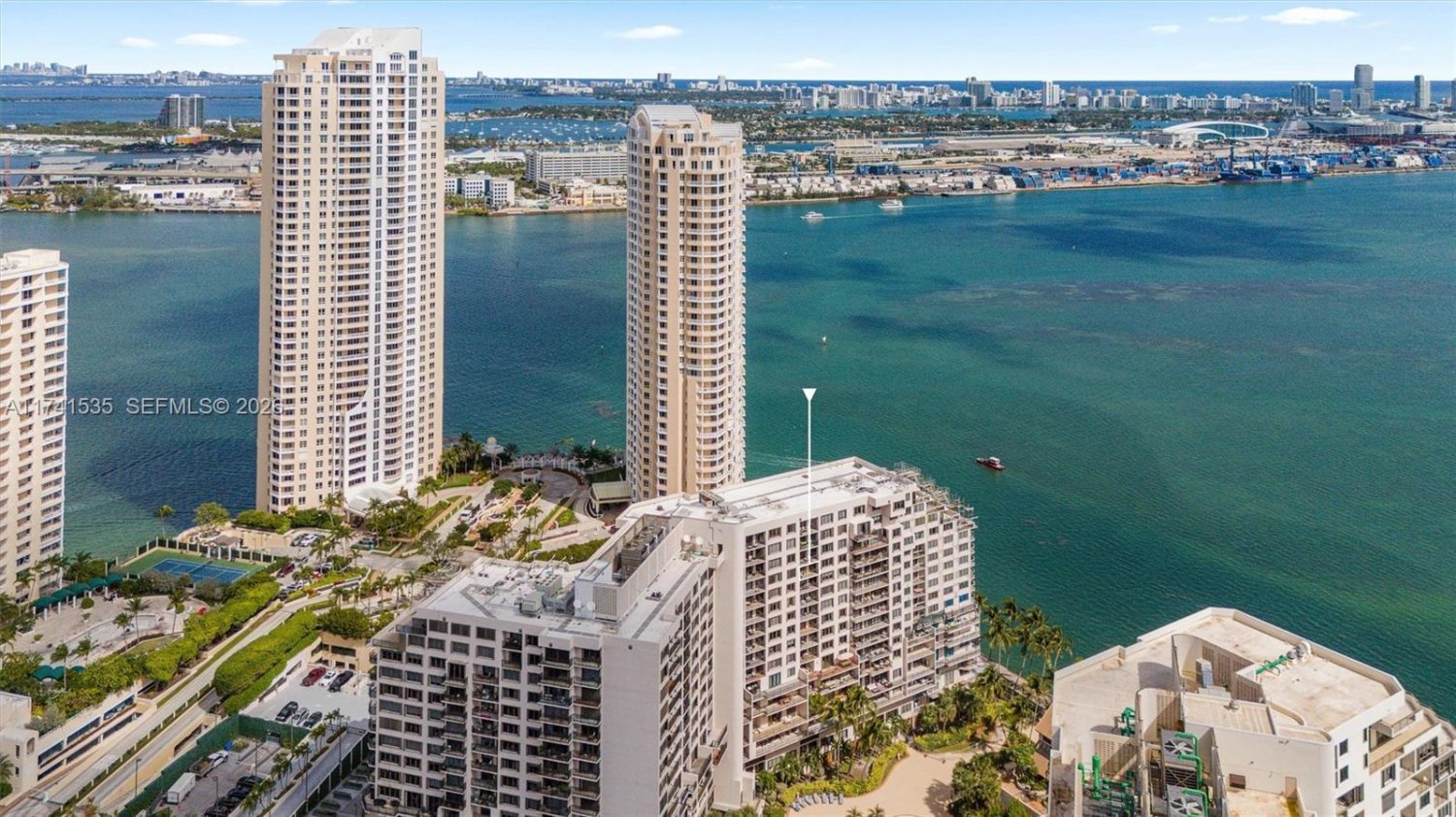 2 bedrooms Commercial property for sale in Miami, Miami-Dade, Florida, USA № 614732