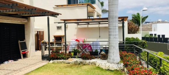 4 bedrooms House in Adeje, Spain No. 115021 3