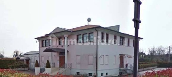 Здание с 1 комнатой в Порденоне, Италия № 295866 5