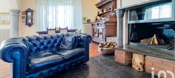 4 bedrooms Villa in Veduggio con Colzano, Italy No. 194778 7