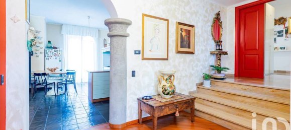 4 bedrooms Villa in Veduggio con Colzano, Italy No. 194778 5