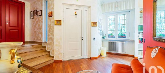 4 bedrooms Villa in Veduggio con Colzano, Italy No. 194778 3