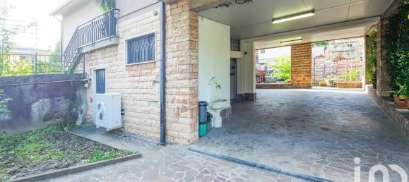 4 bedrooms Villa in Veduggio con Colzano, Italy No. 194778 39