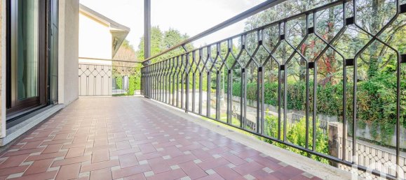 4 bedrooms Villa in Veduggio con Colzano, Italy No. 194778 32