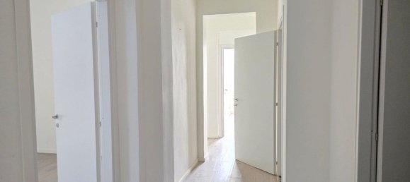 Oficina en Catania, Italy 84 m² No. 381345 3