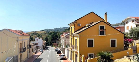 9 rooms House in Marcellinara, Italy No. 281126 28