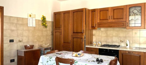 9 rooms House in Marcellinara, Italy No. 281126 10