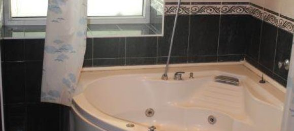 4 bedrooms Apartment in Baku, Azerbaijan No. 785 5