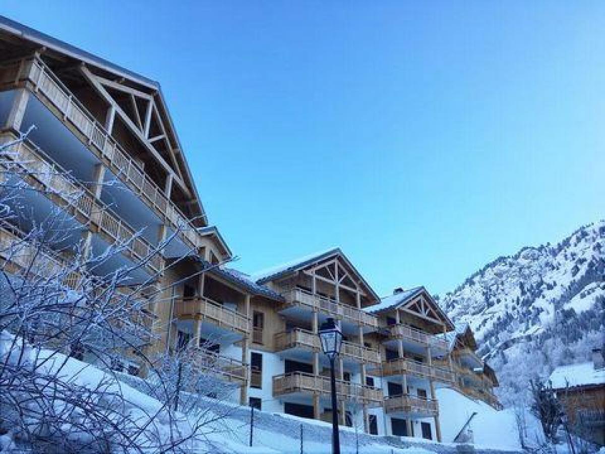 3 bedrooms Condo in Vaujany, France No. 23660