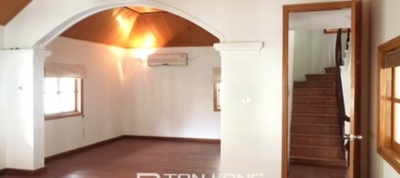 4 غرف نوم فيلا في Tay Ho, Vietnam رقم 2704 19