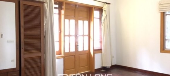 4 غرف نوم فيلا في Tay Ho, Vietnam رقم 2704 13