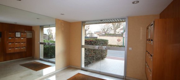 1 bedroom Apartment in Le Vesinet, France No. 131354 2