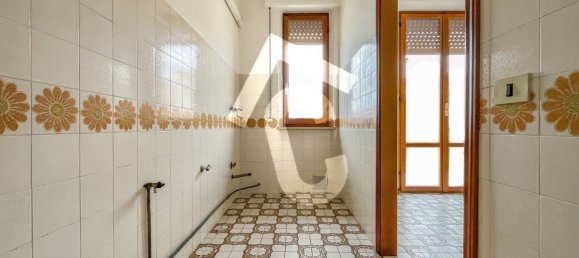 3غرفة شقة في Monte Roberto, Italy رقم 196964 4