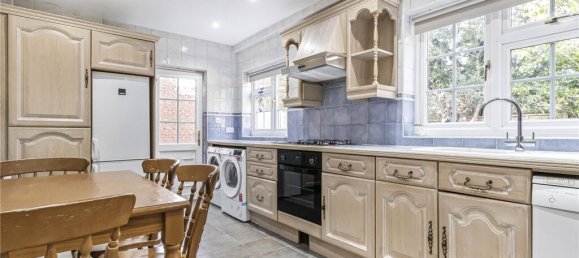 4 bedrooms House in Cockfosters, United Kingdom No. 6614 13