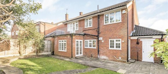 4 bedrooms House in Cockfosters, United Kingdom No. 6614 30