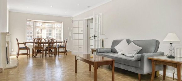 4 bedrooms House in Cockfosters, United Kingdom No. 6614 9