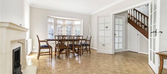 4 bedrooms House in Cockfosters, United Kingdom No. 6614 6