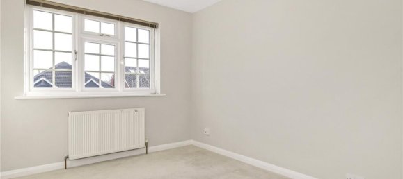 4 bedrooms House in Cockfosters, United Kingdom No. 6614 24