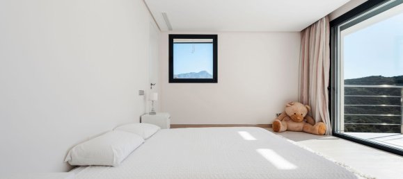 4 bedrooms House in La Quinta, Spain No. 40564 25