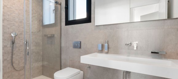 4 bedrooms House in La Quinta, Spain No. 40564 21