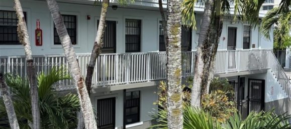 1 dormitorio apartamento en alquiler en Miami, Miami-Dade, Florida, USA № 615093 2