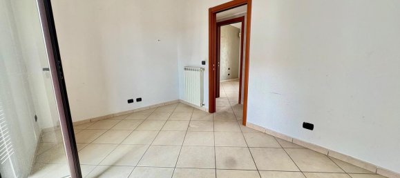 2 rooms Apartment in Trentola Ducenta, Italy No. 273697 7