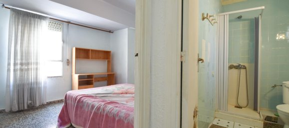 Apartamento de 4 dormitorios en Torrent, Spain No. 140947 12