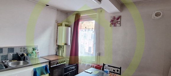 165m² Building in Solesmes, France No. 44852 3