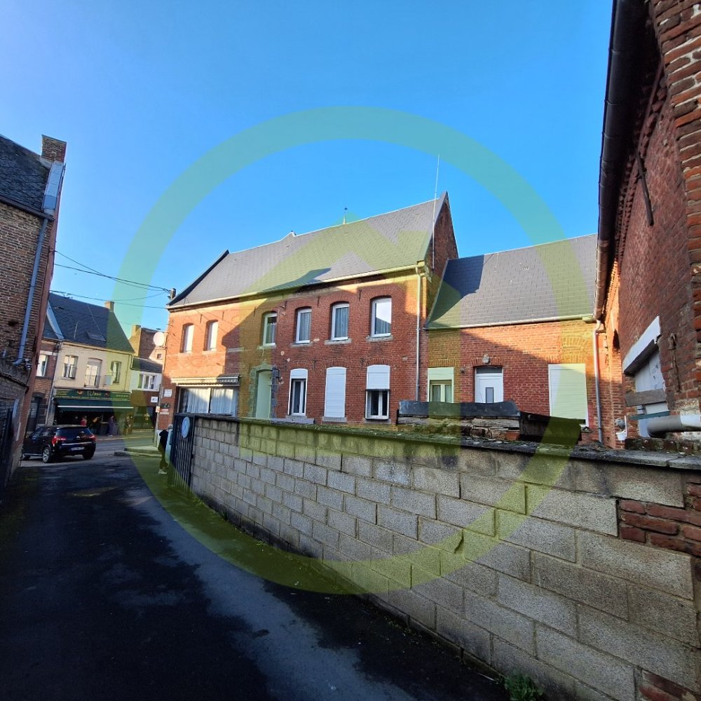 165m² Building in Solesmes, France No. 44852