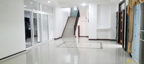 Café/restaurante de 5 dormitorios en Pattaya, Thailand No. 999 6