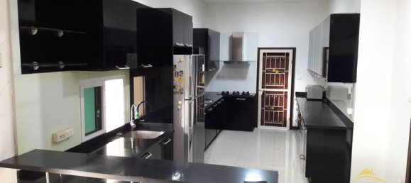 Café/restaurante de 5 dormitorios en Pattaya, Thailand No. 999 5