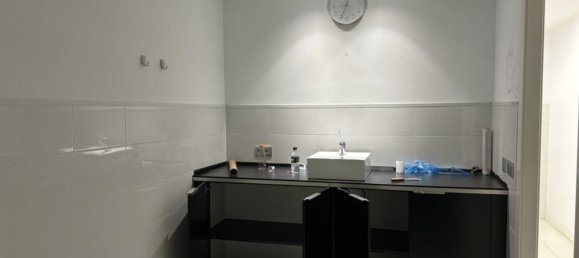 203m² Commercial property in Madrid, Spain No. 22302 20